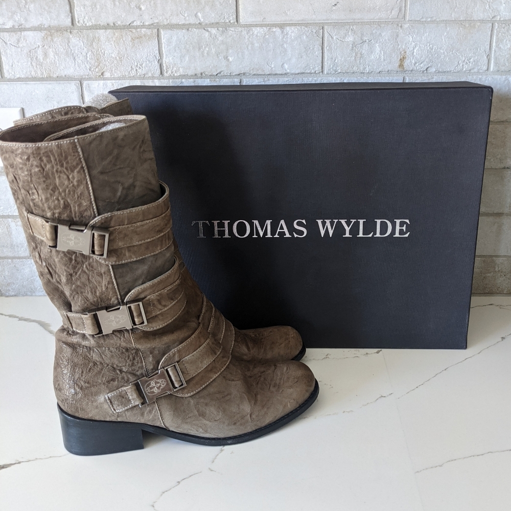 THOMAS WYLDE EUC ash skull moto boots